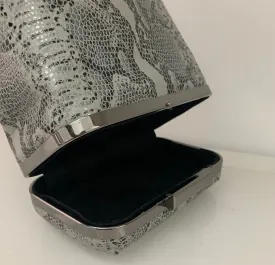 HULET- gray snake print