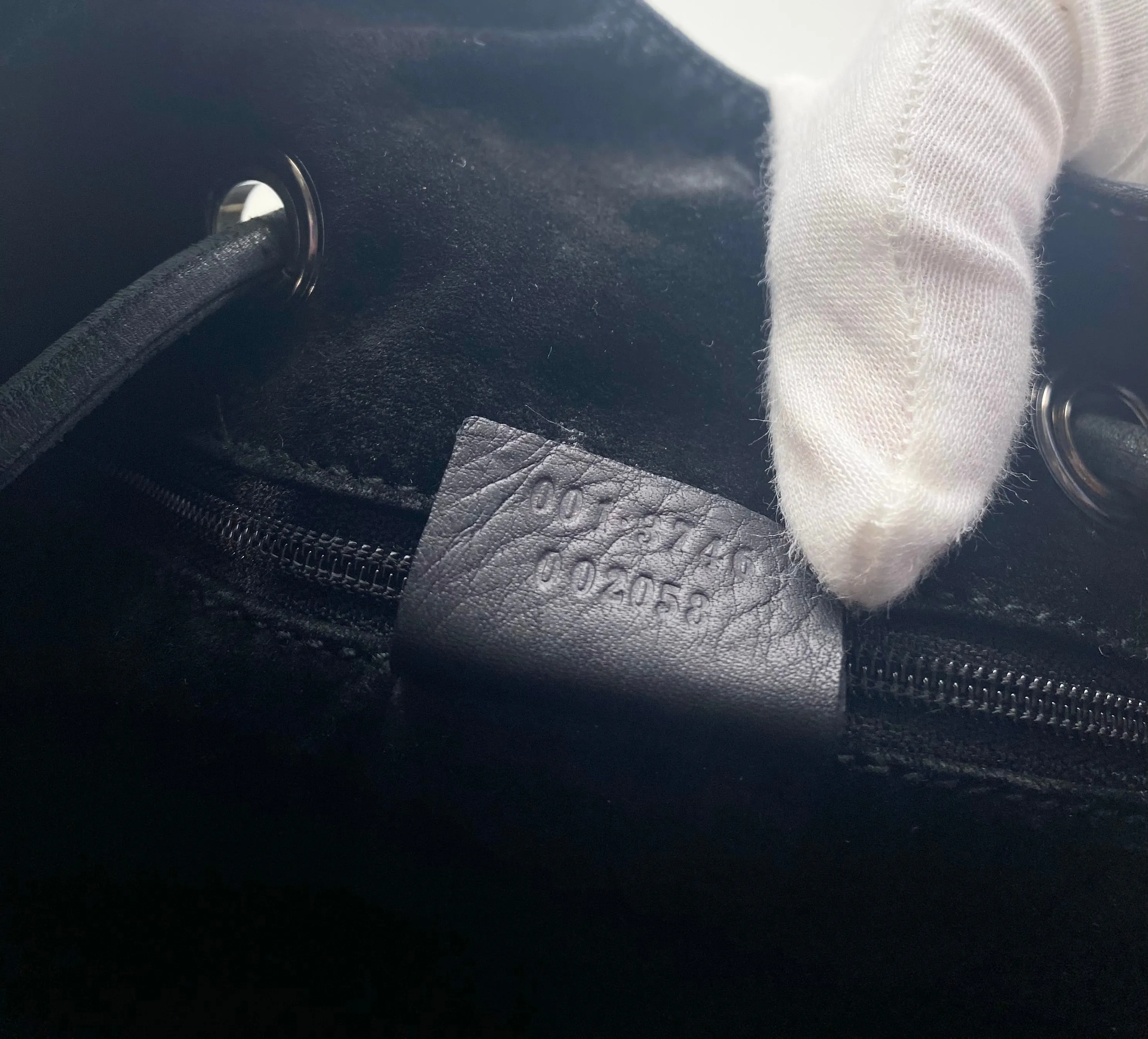 Vintage Gucci Black Leather Drawstring Bucket Bag